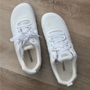 Xero Prio Neo Women’s Size 10 in White